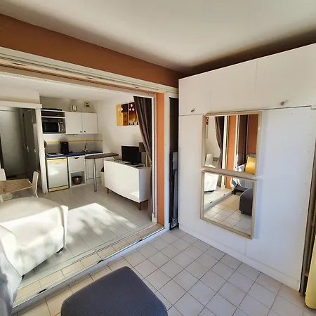 Apartment 150 M Plage, Domaine Prive Avec Piscine Six-Fours-les-Plages
